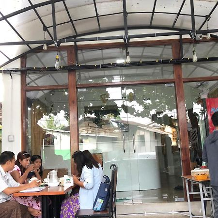 The Lodge Yangon Poshtel Eksteriør bilde