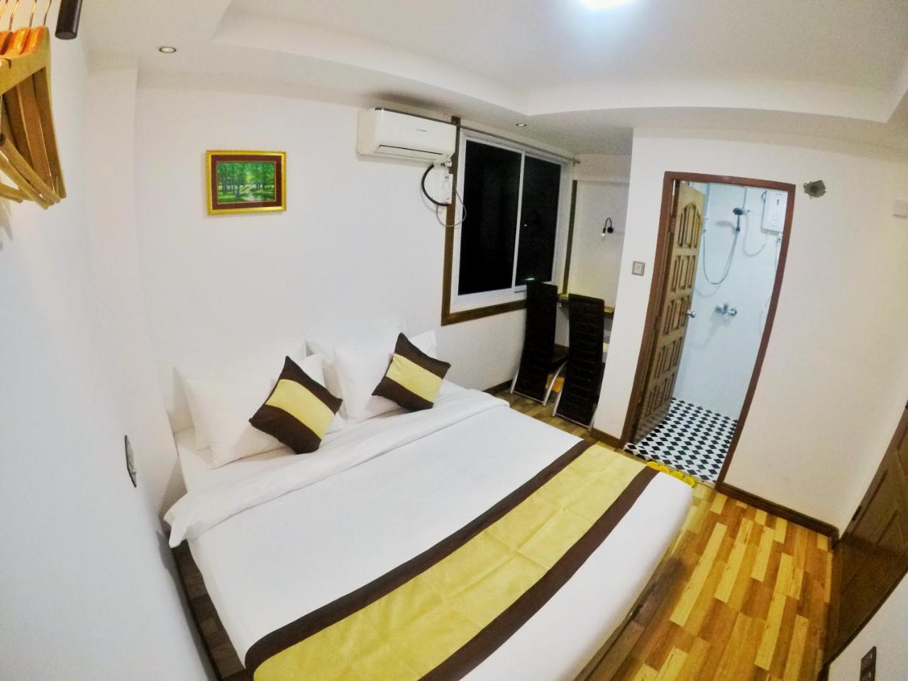 The Lodge Yangon Poshtel Eksteriør bilde