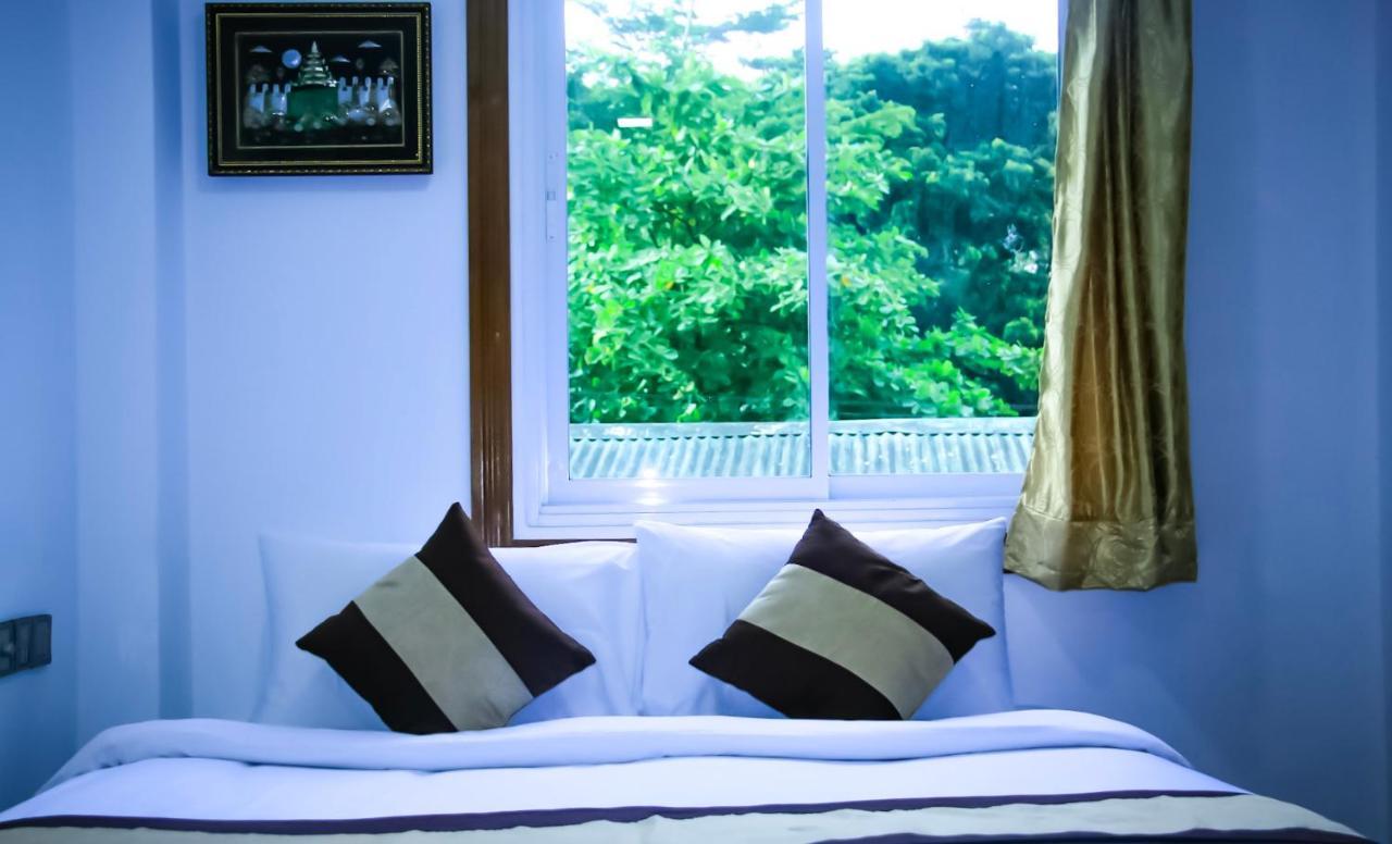 The Lodge Yangon Poshtel Eksteriør bilde