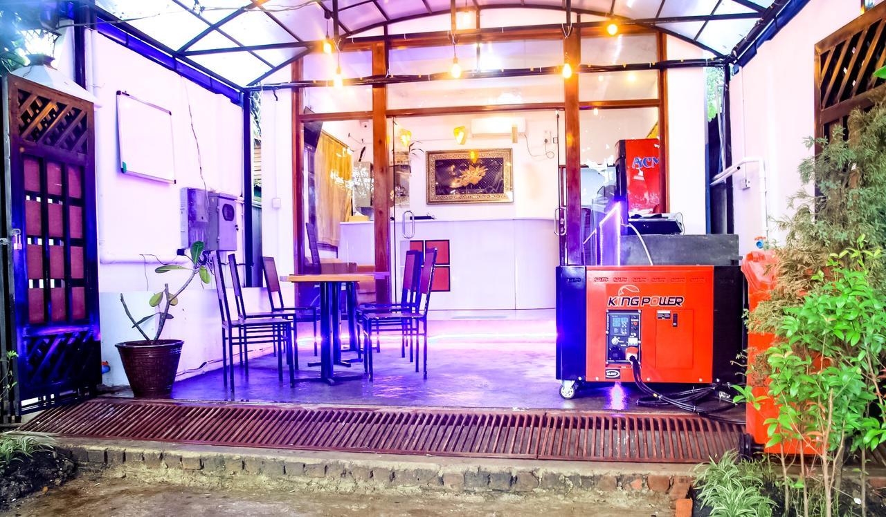 The Lodge Yangon Poshtel Eksteriør bilde