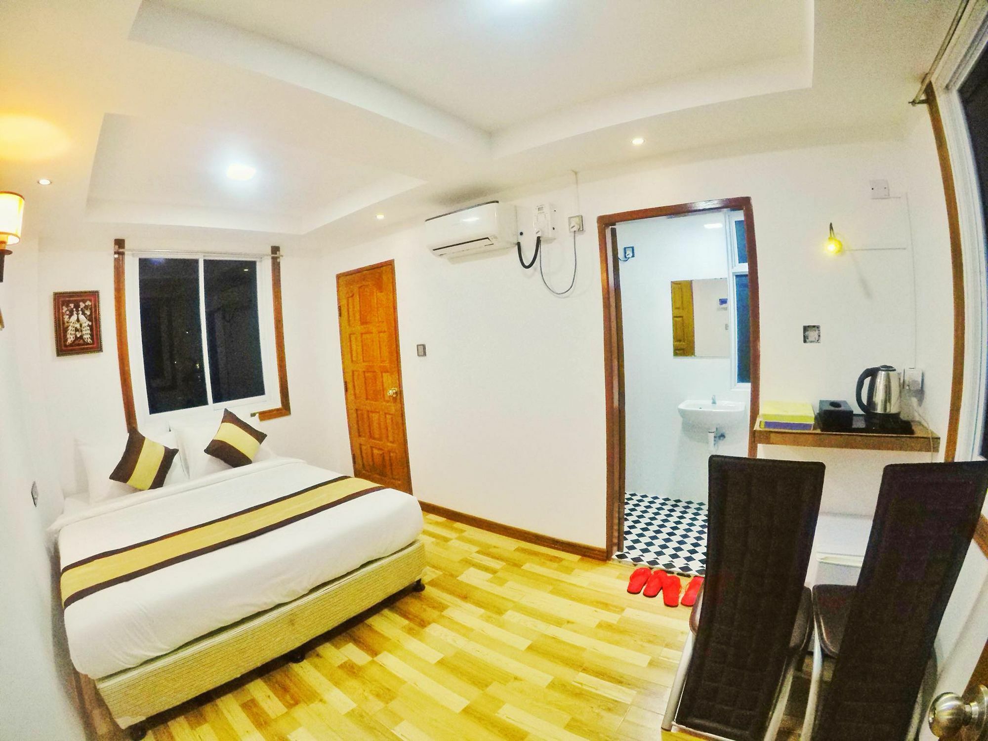 The Lodge Yangon Poshtel Eksteriør bilde